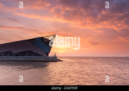 La profonda e un submaquarium alla confluenza del fiume lo scafo e la Humber Estuary di sunrise Foto Stock