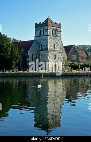 Berks - Thames chiesa riverside- Bisham Foto Stock