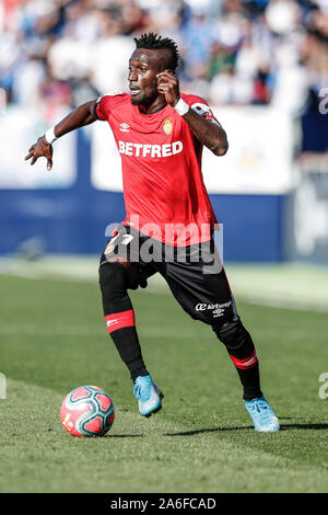 Estadio Municipal de Butarque, Madrid, Spagna. 26 ott 2019. La Liga Calcio, Club Deportivo Leganes versus Real Club Deportivo Mallorca; Lago Junior (RCD Mallorca) controlla la sfera - Editoriale usare carte di credito: Azione Plus sport/Alamy Live News Foto Stock