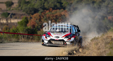 Salou, Catalogna, Spagna. Il 26 ottobre 2019; Salou, Catalogna, Spagna; World Rally Championship, Spagna Rally, SS10/11; TOYOTA GAZOO RACING driver WRT Jari-Matti Latvala e co-driver iikka ANTTILA nel loro Toyota Yaris WRC - uso editoriale Foto Stock