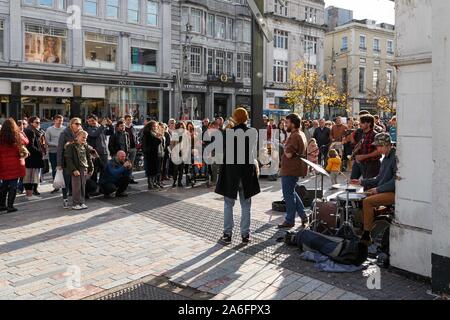 Cork, Irlanda, 26 ottobre 2019. Xlii Guinness Cork Jazz Festival, la città di Cork. Oggi è il secondo giorno del quarantaduesimo Gunniess Cork Jazz Festival che è in esecuzione da venerdì a lunedì, Jazz Band venuti da tutto il mondo per esibirsi al festival. Credito: Damian Coleman Foto Stock