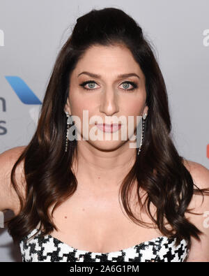 In California, Stati Uniti d'America. 25 Ottobre 2019 - Westwood, California - Chelsea Peretti. 2019 Accademia britannica Britannia Awards presentato da American Airlines e la Jaguar Land Rover tenutosi presso il Beverly Hilton Hotel. Photo credit: Billy Bennight/AdMedia /MediaPunch Foto Stock