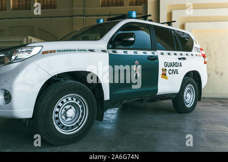 Valencia, Spagna - 5 Maggio 2019: Close-up dettaglio del logo e i contrassegni sul furgone della Guardia civile spagnola parcheggiate durante una pattuglia di routine. Securit Foto Stock