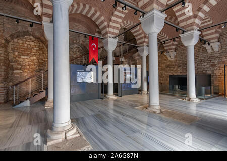 Vista interna del Museo di Palazzo Tekfur nel quartiere Fatih di Istanbul, Turchia Foto Stock