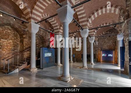 Vista interna del Museo di Palazzo Tekfur nel quartiere Fatih di Istanbul, Turchia Foto Stock