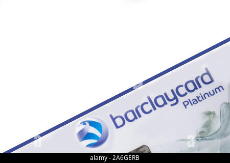 Barclaycard platinum credit card su uno sfondo bianco, Visa card, società senza contanti Foto Stock