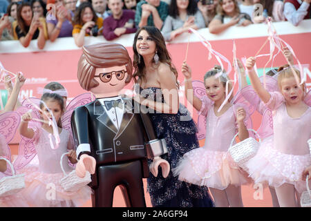 Cristina D'Avena e J-Ax frequentando il tappeto rosso di Playmobil il filmato a Roma Film Fest 2019 Foto Stock