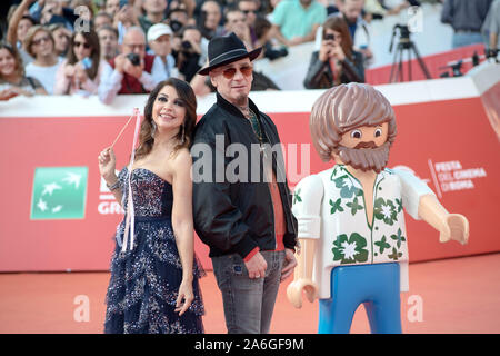 Cristina D'Avena e J-Ax frequentando il tappeto rosso di Playmobil il filmato a Roma Film Fest 2019 Foto Stock