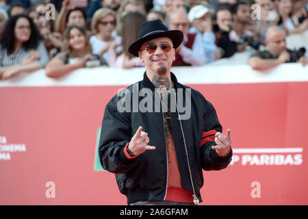 Cristina D'Avena e J-Ax frequentando il tappeto rosso di Playmobil il filmato a Roma Film Fest 2019 Foto Stock