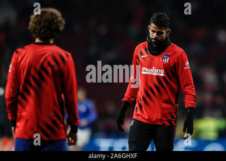 Wanda Metropolitano Stadium, Madrid, Spagna. 26 ott 2019. La Liga Calcio, Atletico de Madrid versus Athletic Bilbao; Diego Costa (Atletico de Madrid) Pre-match warm-up - Editoriale usare carte di credito: Azione Plus sport/Alamy Live News Foto Stock