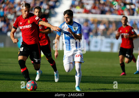 CD di Leganes José Arnaiz visto in azione durante la spagnola La Liga match round 10 tra CD Leganes e RCD Mallorca a Butarque Stadium.(punteggio finale; CD Leganes 1:0 RCD Mallorca) Foto Stock