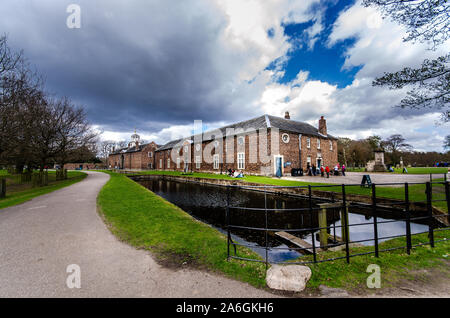 Lo straordinario paesaggio di Dunham Massey, antica e storica dimora signorile vicino al Manchester parte del National Trust foundation di dimore storiche in Inghilterra Foto Stock