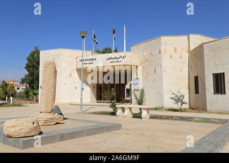 Centro visitatori, Umm Ar Rasas, patrimonio dell'umanità dell'UNESCO, Governatorato di Amman, Giordania, Medio Oriente Foto Stock
