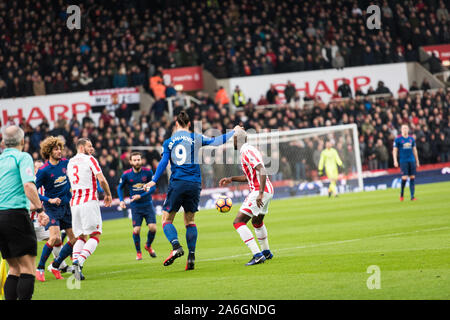 Zlatan Ibrahimovic gioca per il Manchester United contro Stoke City nell'incontro della Barclays Premier League Foto Stock