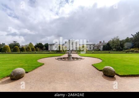 Famosa in tutto il mondo, Shugborough station wagon, Hall, Museo vivente i giardini e la fattoria di grado 1 elencati edifici in Staffordshire Foto Stock