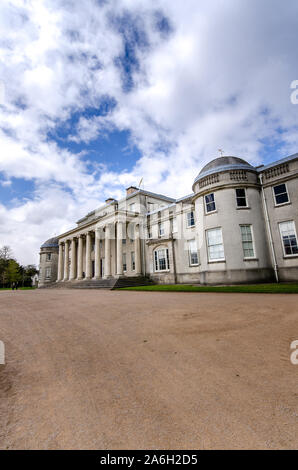 Famosa in tutto il mondo, Shugborough station wagon, Hall, Museo vivente i giardini e la fattoria di grado 1 elencati edifici in Staffordshire Foto Stock