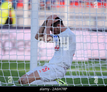 Lecce, Italia. 26 ott 2019. FC Juventus Leonardo Bonucci reagisce durante una serie di una partita di calcio tra Lecce e Juventus FC in Lecce, Italia, 26 ottobre, 2019. Credito: Federico Tardito/Xinhua/Alamy Live News Foto Stock