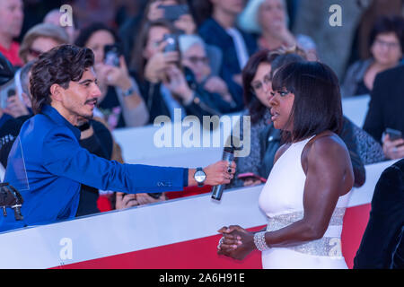 Roma, Italia. 26 ott 2019. Viola Davis e suo marito JuliusTennon sul tappeto rosso del XIV Roma Film Fest prima del suo incontro ravvicinato. Foto Stock