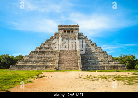 El Castillo, Tempio di Kukulcan, Chichen Itza, Messico Foto Stock