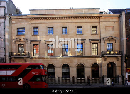 C Hoare & Co, Bankers, Fleet Street, Londra, Regno Unito Foto Stock