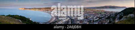 Vista panoramica di Llandudno sulla costa settentrionale del Galles Foto Stock