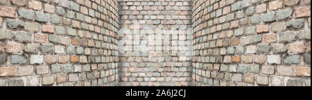 Nessuna via di uscita, dead end concetto. Lato curvo le mura in pietra, uscita bloccata, costruito con pietre, banner, spazio di copia Foto Stock