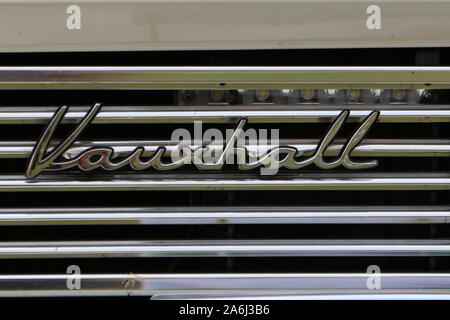 Vauxhall Cresta logo è visto durante il ogni lunedì vetture retrò proprietari riunione sulla spiaggia pubblica in Hevringholm, Danimarca il 29 luglio 2019 © Michal Fludra / Alamy Live News Foto Stock