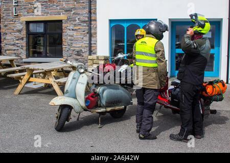 23 agosto 2019 un originale, non ripristinati 1960 vintage Lambretta Scooter con ruggine visto nel villaggio costiero di Mullaghmore nella contea di Donegal, Foto Stock
