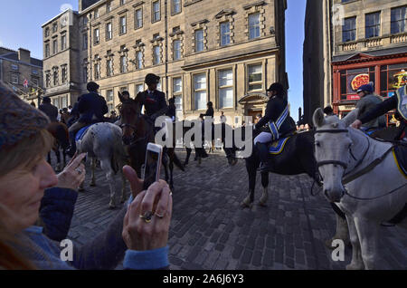 Piloti e civic figure durante il 2019 a cavallo delle Marche a Edimburgo in Scozia UK. Oltre 250 cavalli e cavalieri che hanno preso parte all'evento. Foto Stock