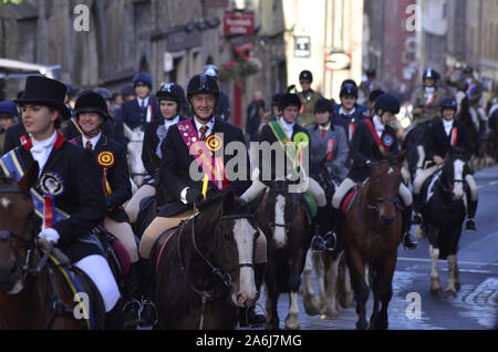 Piloti e civic figure durante il 2019 a cavallo delle Marche a Edimburgo in Scozia UK. Oltre 250 cavalli e cavalieri che hanno preso parte all'evento. Foto Stock