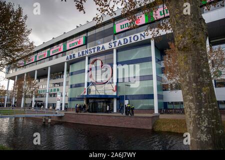 Almelo, Paesi Bassi. 27 ott 2019. HEERENVEEN, 27-10-2019, stadio Abe Lenstra stadium, olandese Eredivisie, stagione 2019 - 2020, panoramica dello stadio durante la partita SC Heerenveen vs FC Groningen Credito: Pro scatti/Alamy Live News Foto Stock