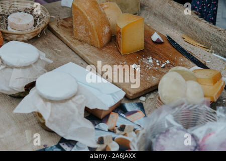 Fresh delizioso formaggio di latte alimentare farm russia Foto Stock