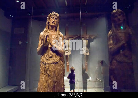 Italiano in legno rinascimentali Maddalena penitente scultura dal XV secolo da Donatello nel Museo dell'Opera del Duomo (Museo di opere di Cathedr Foto Stock