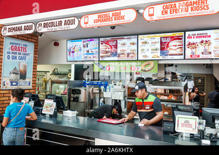 Barcellona Spagna,Catalogna Catalunya,El Poblenou,Avinguda Diagonal Avenue,Glories,shopping shopper shopping negozi mercati mercato buyin Foto Stock