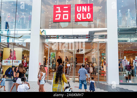 Barcellona Spagna,Catalogna Catalunya,Poblenou,Avinguda Diagonal Avenue,Glories shopping shopper shopping negozi mercati di mercato acquisti di mercato s Foto Stock