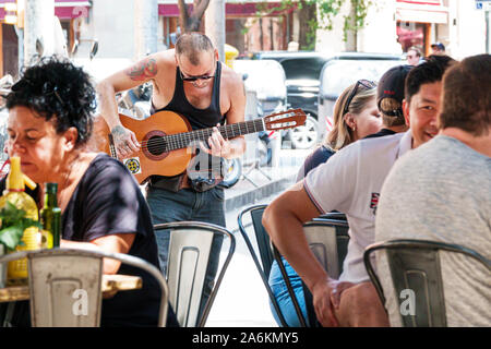 Barcellona Spagna,Catalogna Catalunya,El Born,quartiere storico,Ciutat Vella,ristorante ristoranti ristorazione mangiare caffè bistrot, caffè all'aperto Foto Stock