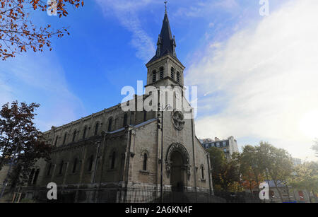 Il Notre-Dame-de-la-Gare chiesa di Parigi, Francia. Si trova nel XIII quartiere di Parigi. Foto Stock