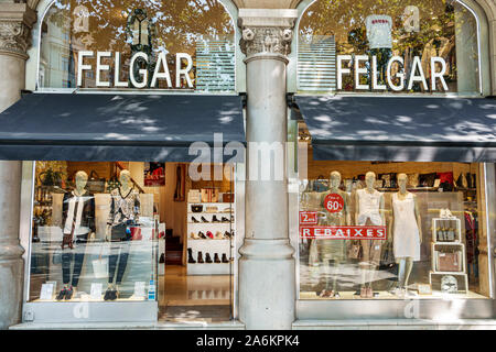 Barcellona Spagna,Catalonia Passeig de Gracia,Felgar,abbigliamento donna,negozio,boutique di moda,esterno,shopping,vetrine vendita,manichini,sconto,s Foto Stock