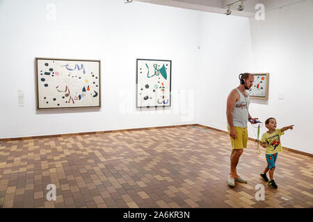 Barcellona Spagna,Catalogna Catalunya,Parc de Montjuic,Fondazione Fundacio Joan Miro,museo d'arte contemporanea,interni interni,galleria ga Foto Stock