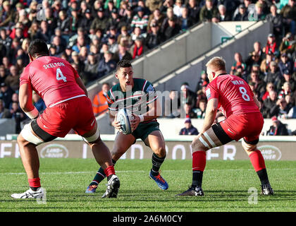 Leicester, Regno Unito. 27 ott 2019. Premiership Inglese Rugby, tigri contro i Saraceni; Tigri fly-metà Noel Reid fa una pausa - Editoriale usare carte di credito: Azione Plus immagini di sport/Alamy Live News Foto Stock