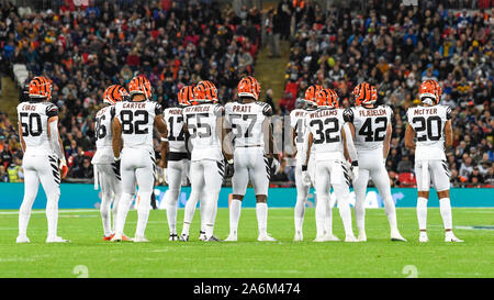 Londra, Regno Unito. Il 27 ottobre 2019. Bengals difesa durante la partita di NFL Cincinnati Bengals v Los Angeles Rams allo Stadio di Wembley, gioco 3 di questo anno la NFL Giochi di Londra. Credito: Stephen Chung / Alamy Live News Foto Stock