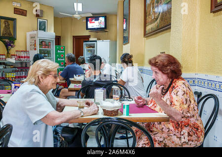 Valencia Spagna,Latino ispanico,Trinitat,Bar click,ristorante ristoranti ristorazione ristoranti bar bistrot, interno, quartiere c Foto Stock