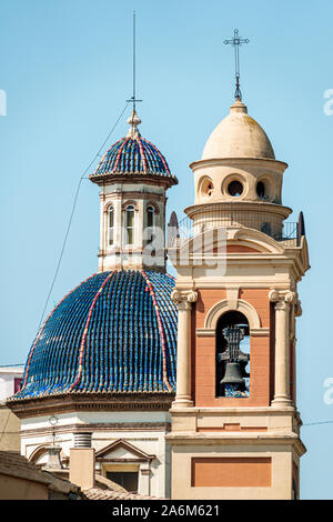 Valencia Spagna, quartiere Extramurs, Iglesia de San Miguel y San Sebastian, Chiesa di San Michele e San Sebastiano, campanile, cupola, patrimonio storico Foto Stock