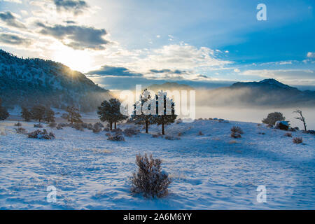 Un paesaggio invernale nel Parco Nazionale delle Montagne Rocciose Foto Stock