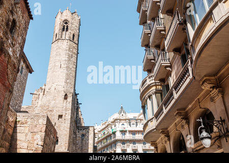 Barcellona Spagna,Catalonia Ciutat Vella,centro storico,Cappella di Santa Agata,Cappella reale,campanile ottagonale,architettura gotica,1302,edificio,balco Foto Stock