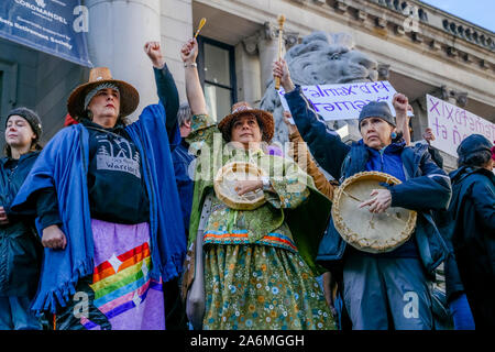 Gli attivisti indigeni in sciopero del clima, Vancouver, British Columbia, Canada Foto Stock