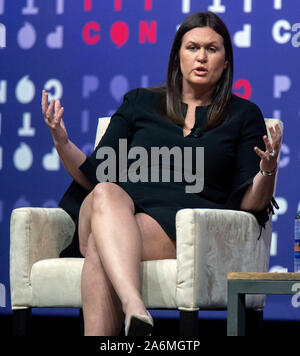 Nashville, Tennessee, Stati Uniti d'America. 27 ott 2019. SARAH HUCKABEE SANDERS partecipa alla quinta edizione di Politicon, "non convenzionale Convenzione politico' che dispone di dibattiti, pannelli, pellicole, commedia e podcast sul tema della politica americana. Credito: Brian Cahn/ZUMA filo/Alamy Live News Foto Stock