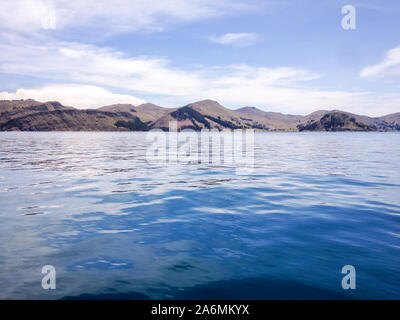 Baia del pittoresco Dream-Like Sun Island (Isla del Sol) in mezzo al Lago Titikaka in Bolivia Foto Stock