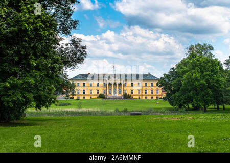 Dolna Krupa Manor House. Il classicista di Manor House di Brunsvick. Ludwig van Beethoven compose il suo Moonlight Sonata qui Foto Stock