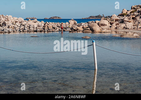 VILLASIMIUS, ITALIA / Ottobre 2019: la meravigliosa spiaggia di Punta Molentis nel sud della Sardegna Foto Stock